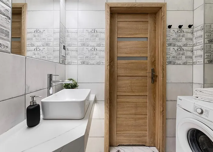 Lumina 4 Near The Art Museum * לודז'